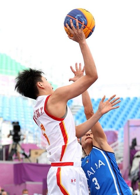 他的出球与 他的出球与