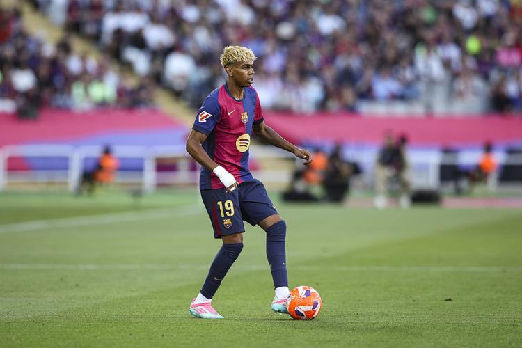 字母哥直言“我不会离开雄鹿”！名嘴：不能让字母哥和库里联手